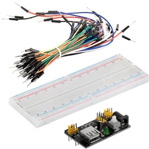 Kit de protoboard MB102 con breadboard de 830 puntos, fuente 3,3 V/5 V y cables jumper multicolor.